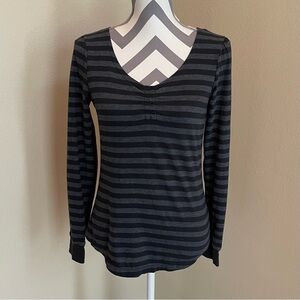 Unionbay Black & Grey Long Sleeve V Neck Top - Size Large